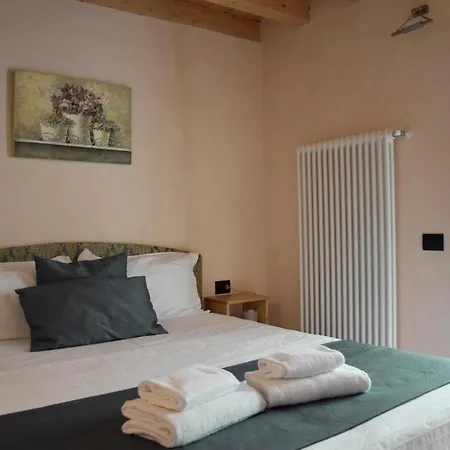 La Tana Del Tasso Rooms&breakfast Bed & Breakfast Camerata Cornello