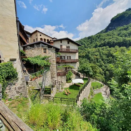 La Tana Del Tasso Rooms&breakfast * Camerata Cornello
