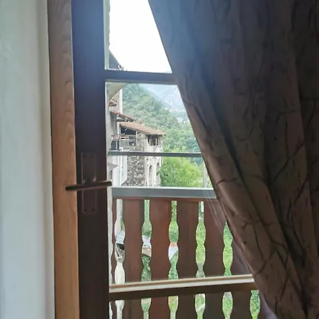 La Tana Del Tasso Rooms&breakfast * Camerata Cornello