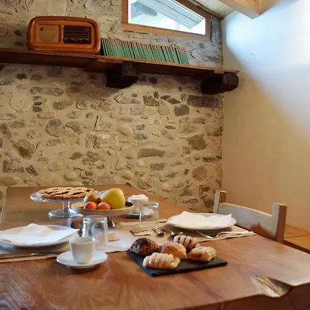 La Tana Del Tasso Rooms&breakfast Bed & Breakfast Camerata Cornello