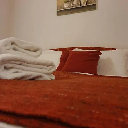 La Tana Del Tasso Rooms&breakfast Bed & Breakfast Camerata Cornello