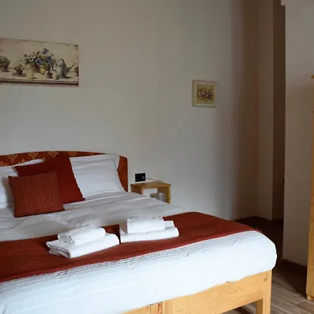 La Tana Del Tasso Rooms&breakfast فندق مبيت وإفطار 3*