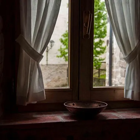 La Tana Del Tasso Rooms&breakfast فندق مبيت وإفطار